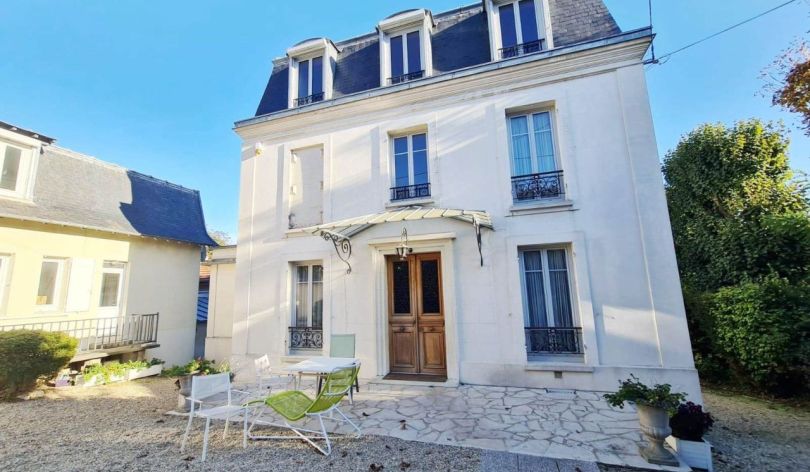 Propriété 10 pièces et dépendance habitable
