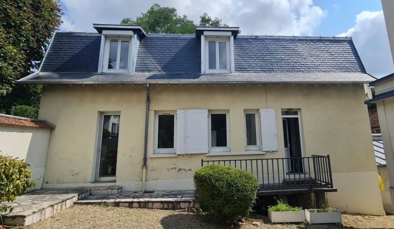 Propriété 10 pièces et dépendance habitable